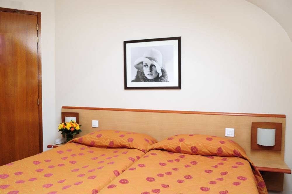 Hotel Hospitel Paris Exterior photo